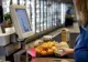 Peste jumătate dintre clienții din generația Z preferă casele de marcat self-service pentru ca pot sa fure mai ușor. Care sunt metodele preferate