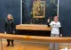 Două protestatare au aruncat cu supă în celebra pictură Mina Lisa, la Luvru. Momentul a fost filmat - VIDEO