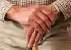 Un pensionar român a rămas fără economiile de-o viață în urma unui apel promițător. Cum i-au sustras escrocii 94.000 de lei din cont