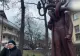O statuie din Iași a băgat oamenii în sperieți: „Din gâtul ăstuia ies niște șerpi. Doamne apără și păzește!”