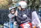 Care este vârsta minimă pentru un pasager pe motocicletă. Poți transporta copii cu motorul?