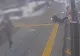 Adolescent căutat de poliție după ce ar fi pipăit o fată în autobuz, iar apoi a împins-o pe scări VIDEO
