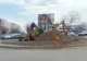 Un rond din Buzău făcut în bătaie de joc a fost dărâmat după câteva zile. Omenii, revoltați: „Era ca în desene animate”