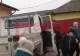 Copii transportați la școală precum muncitorii zilieri pe șantier, cu utilitara VIDEO