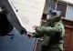 Un elev a dus la școală un stabilizator de bombă. Panică în rândul copiilor - FOTO