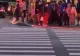 Măsură inedită: semafoare pe asfalt pentru pietonii cu ochii mereu în telefon. În ce țară se întâmplă asta VIDEO