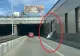O bucată placaj metalic de la intrarea în Pasajul Lujerului, desprinsă din cauza vântului. Pericol pentru șoferi