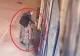 Bărbat, căutat de polițiști după ce a furat bicicleta unui copil, la Buzău. Întreaga scenă a fost filmată