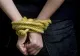 Scene ca în filmele cu gangsteri în Capitală: Un bărbat a fost luat cu forța de pe stradă și sechestrat într-o dubă
