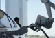 A fost lansat robotul care îți umple rezervorul în benzinării. „Camera recunoaște tipul autoturismului și nevoile de combustibil, și apoi robotul face toată treaba”
