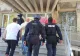 Bărbaţi, reţinuţi după ce au provocat un scandal monstru în faţa unui local din Botoșani: 3 persoane, agresate