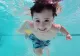 Ce culori îi salvează pe copii în caz de înec. Costumele de baie joacă un rol important