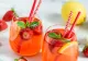 Limonadă cu căpșuni. O băutură răcoritoare de vară, plină de vitamine
