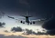 Probleme la Otopeni din cauza furtunii. Două avioane au fost obligate să aterizeze în Bulgaria