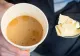Ce se întâmplă când bei cafea cu lapte pe stomacul gol. Beneficiile la care nici nu te gândeai, explicate de specialiști