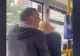 Bărbat, căutat de polițiști după ce a făcut gesturi obscene într-un autobuz din Cluj. Călătorii au fost îngroziți