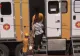 Caravana medicală își face drum către localitățile defavorizate. Consultații oftalmologice gratuite pentru bunicii României 