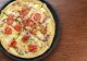 Vrei o pizza delicioasă, dar nu ai timp să aștepti livratorul cu orele? Iată soluția de avarie: Pizza la tigaie