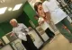  Imagini șocante, primarul din Roșiorii de Vede a lovit un tânăr într-o farmacie - VIDEO