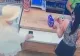 O femeie de 84 de ani, filmată în timp ce fură un telefon mobil dintr-un magazin