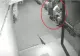 4 tineri, filmaţi în timp ce fură o bancă dintr-un cartier din Bacău. Imagini halucinante, surprinse de camerele din zonă 