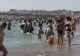 Românii au luat cu asalt litoralul. Peste 80.000 de turiști, în acest week-end, la mare. Care este cea mai aglomerată stațiune