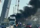 Un TIR a luat foc pe podul de la Agigea. Traficul spre mare a fost mult timp restricționat VIDEO 