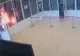 Incendiu în Parlamentul României: un bărbat a aruncat cu benzină înăuntru și a dat foc! Piromanul a reușit să fugă. Cum arată bărbatul? FOTO