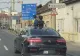 Inconștiență maximă: copii surprinși pe trapa unui mașini aflate în mers, la Cluj. Imagini șocante