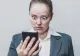 O nouă înșelătorie la telefon: cum sunt lăsați oamenii creduli fără bani în cont