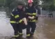 Bătrână imobilizată la pat, salvată în ultimul moment din calea inundațiilor devastatoare din Galați VIDEO