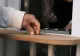 Halucinant: Hoțul l-a îmbrățișat și i-a furat toți banii