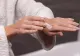 Boala de care ai putea suferi dacă ai pielea mâinilor mereu uscată