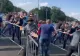 Violențe la protestul ciobanilor din Piața Victoriei. Oamenii s-au îmbrâncit cu forțele de ordine, o jandarmeriță a fost lovită în cap cu talanga - VIDEO