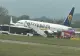 Eveniment neașteptat în aeroport. Roata unui avion a explodat la aterizare