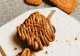 Tartă de ciocolată în crustă de biscuiți. Un desert rapid și fără coacere