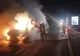 Panică în Suceava. O dubă a luat foc pe o stradă din centrul orașului VIDEO
