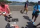 Reacția violentă a unor escroci români, filmați în timp ce PĂCĂLEAU turiștii cu alba-neagra, la Paris. Scenele ireale