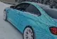 Un şofer de BMW, amendă URIAȘĂ după ce şi-a împodobit bolidul cu instalație pentru bradul de Crăciun - FOTO
