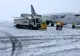 Întârzieri de până la trei ore pe Aeroportul din Iași din cauza ninsorilor. Condiții meteo extreme