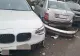 Carambol, în Argeș. Un șofer a pierdut controlul volanului și a făcut zob patru mașini parcate