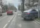 „Trei dintr-un foc”! Un șofer de Mercedes a parcat pe trotuar, spațiul verde și banda specială de autobuz