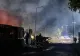 O explozie devastatoare a distrus un bloc întreg din temelii. Salvatorii caută supraviețuitori printre dărâmături