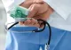 Zeci de percheziții la medici și farmaciști, într-un caz de decontări ilegale de medicamente pentru boli grave