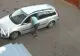 INCREDIBIL! A furat mașina unui livrator și a vândut-o cu 600 de euro. Totul întâmplat în câteva secunde VIDEO