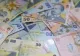 Un bărbat a fost luat în VIZOR de autorități după ce i-a trimis sute de mii de lei, în numerar, fiicei sale. Legea îi cere să demonstreze proveniența banilor 
