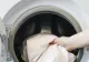 Trucul care menține hainele ca noi. Un ingredient din bucătărie va păstra culoarea acestora