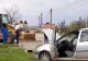 Accident rutier grav în Argeș. O persoană a fost rănită în urma impactului dintre o mașină și un buldoexcavator