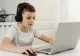 Cum vrea Comisia Europeană să îi țină pe copii departe de internet. Executivul european a lansat o listă de măsuri