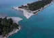 Destinația verii 2025: plaja europeană care rivalizează cu Maldivele și cucerește turiștii cu apusuri spectaculoase